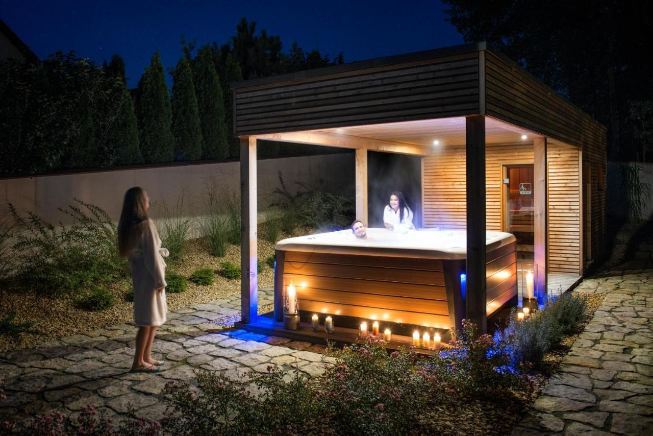 Natura Villa Spa Węgrzce Eksteriør billede